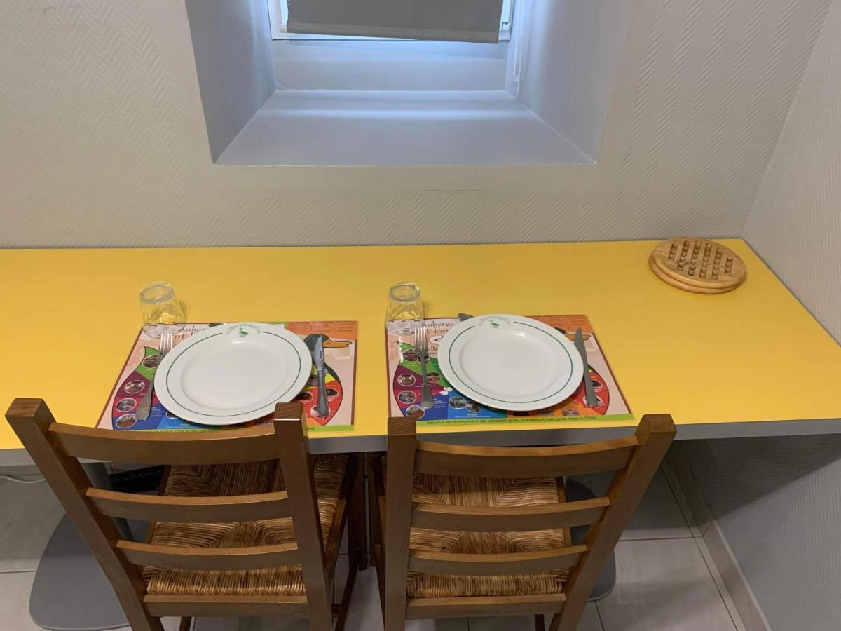 Gionges Auberge Saint Fergeux מראה חיצוני תמונה