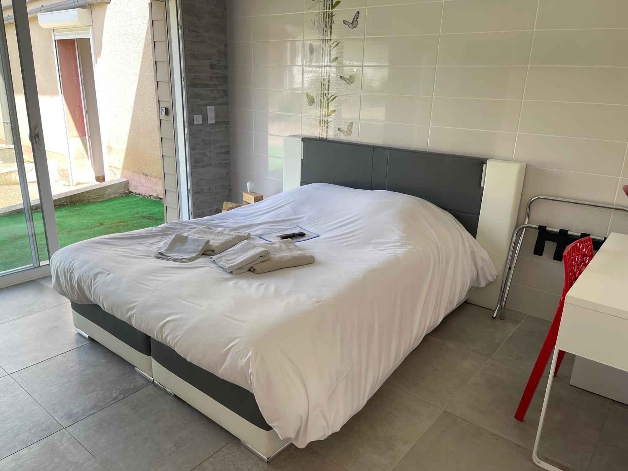 Gionges Auberge Saint Fergeux מראה חיצוני תמונה